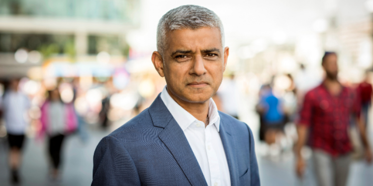 Sadiq Khan, belediye çalışanlarına “menopoz izni” verecek