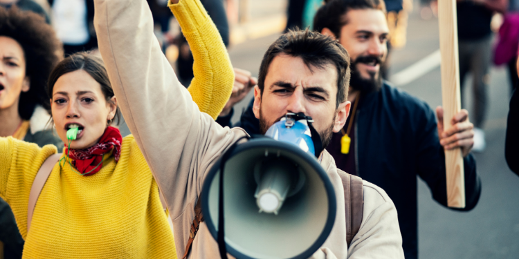 İngiltere’deki yüksek enflasyondan dolayı sendikalar protesto yapacak