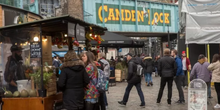 Londra’nın tarihi pazarı Camden Market satışa çıkarıldı